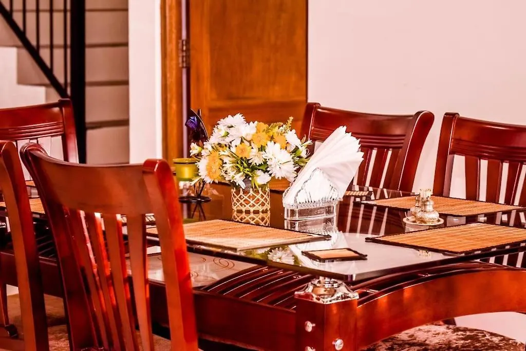 Saru Holiday Apartment - Upto 6 Guests Kandy