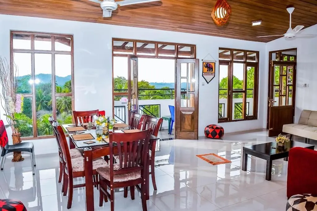 Saru Holiday Apartment - Upto 6 Guests Kandy