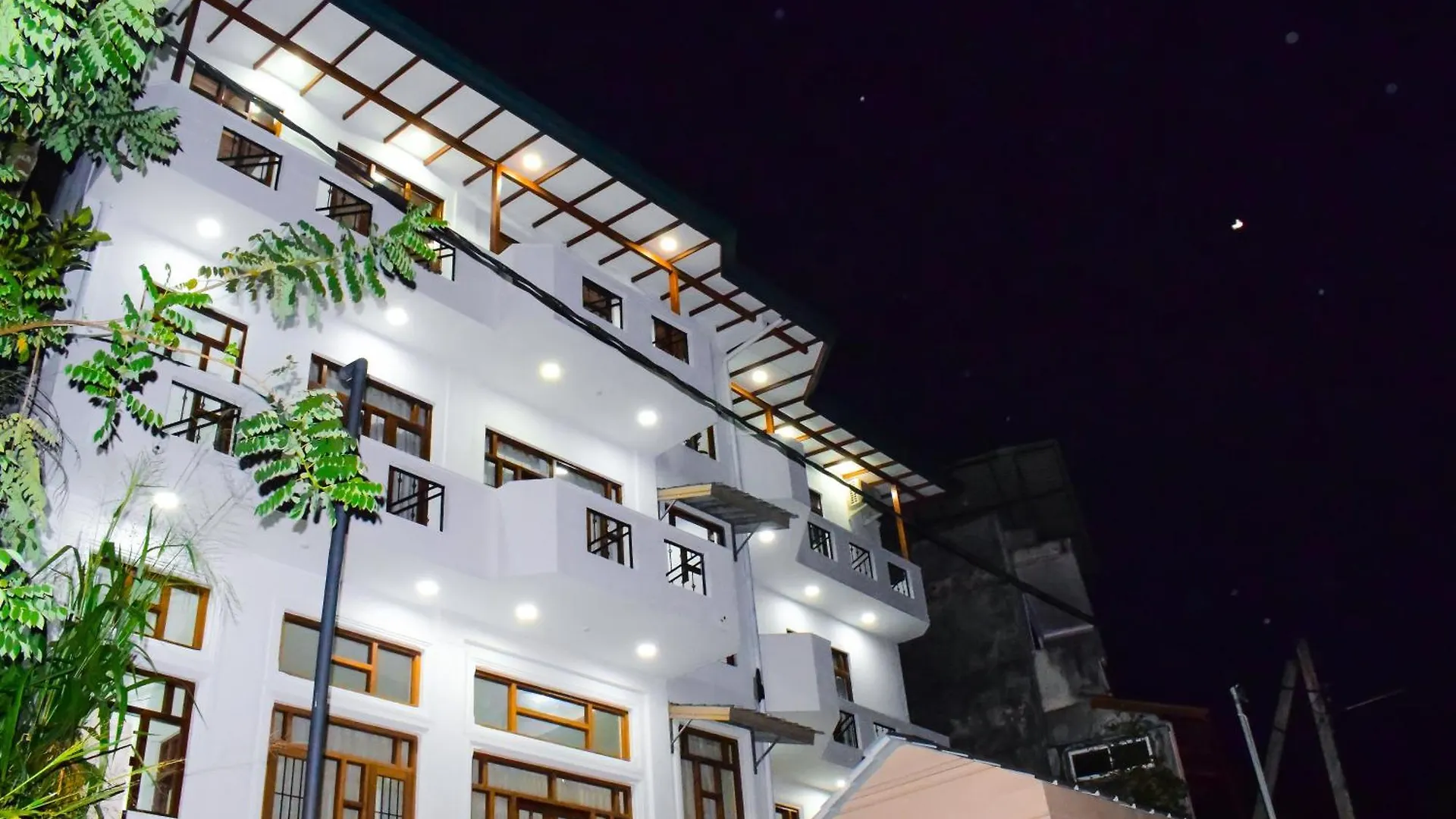 Saru Holiday Apartment - Upto 6 Guests Kandy